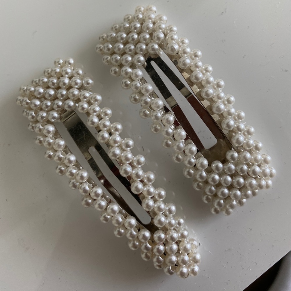 Free with purchase hair accessory